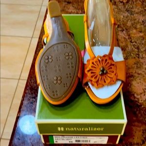 Naturalizer Brand New Wedge Bee Orange Leather
